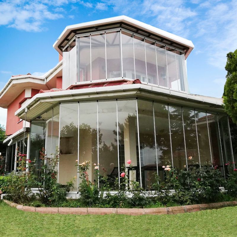 Villa bahcesinde cam kis bahcesi uygulamasi