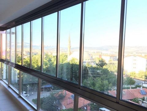 Panoramik manzarali surgulu cam balkon ic gorunum